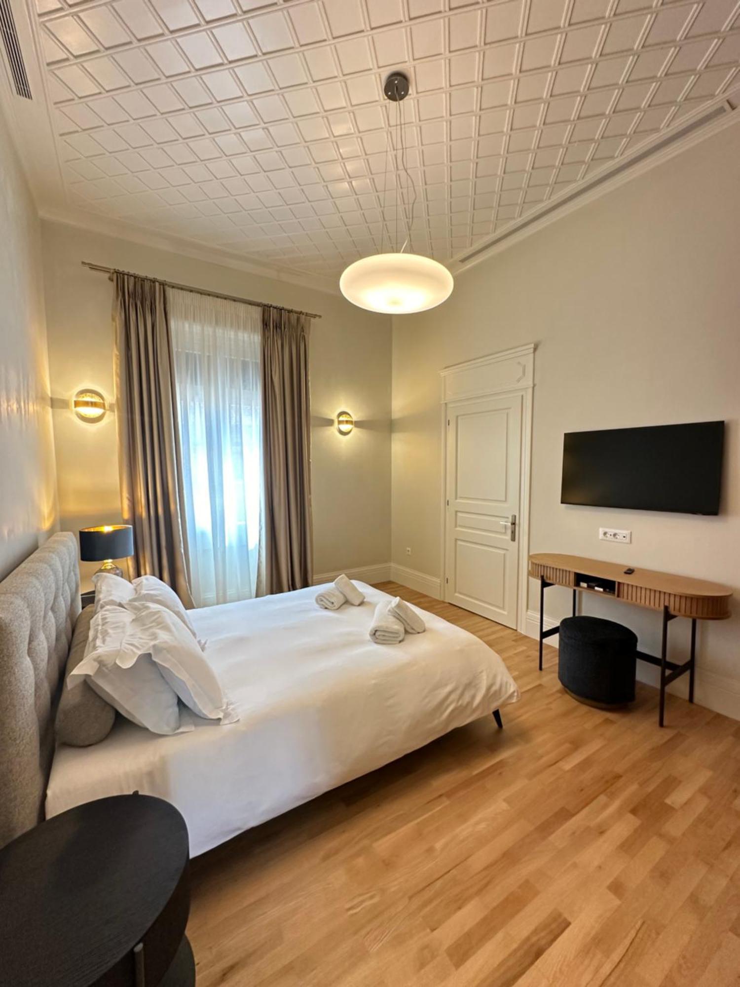 Castellano & Hotel